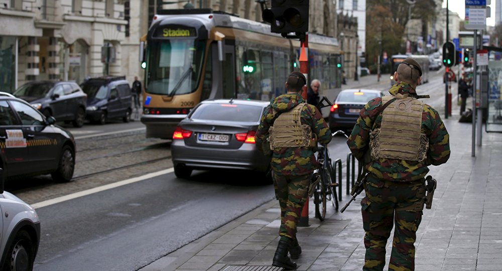 بلجيكا.. اعتقال مشتبه به في هجمات باريس ومقتل آخر