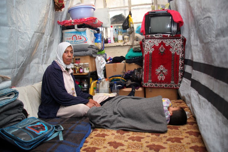 100 لاجئة فلسطينية لا يُعلم مصيرهن في سوريا