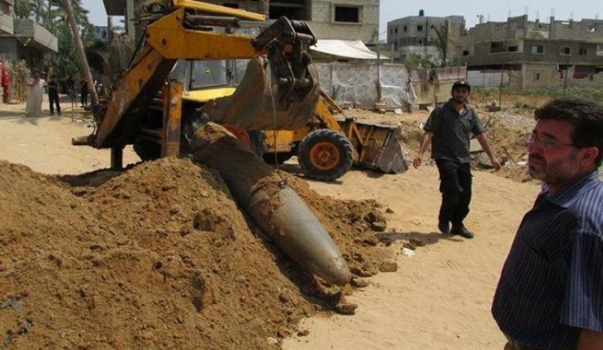غزة.. العثور على قذيفة فسفورية من مخلفات الحرب الصهيونية