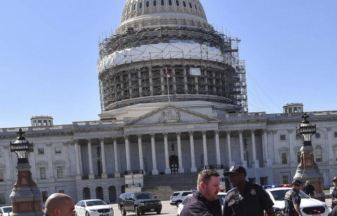 إغلاق مقر الكونجرس الأمريكي لليوم الثاني بسبب طرد مريب