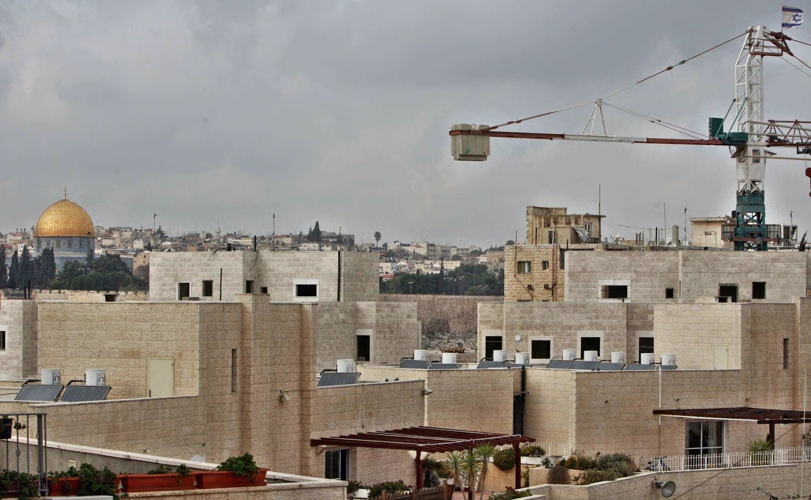 إسرائيل تصدّق على بناء 240 وحدة استيطانية بقلب القدس المحتلة