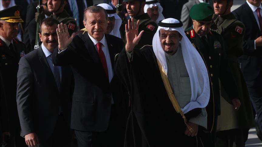 الملك السعودي يصل تركيا في زيارة رسمية