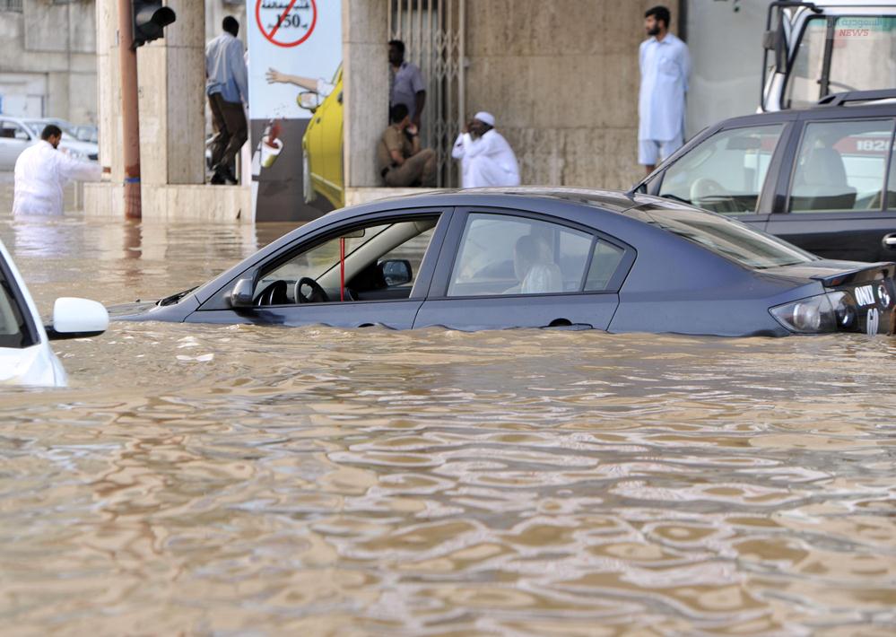 قتلى ومصابون بسبب السيول في السعودية