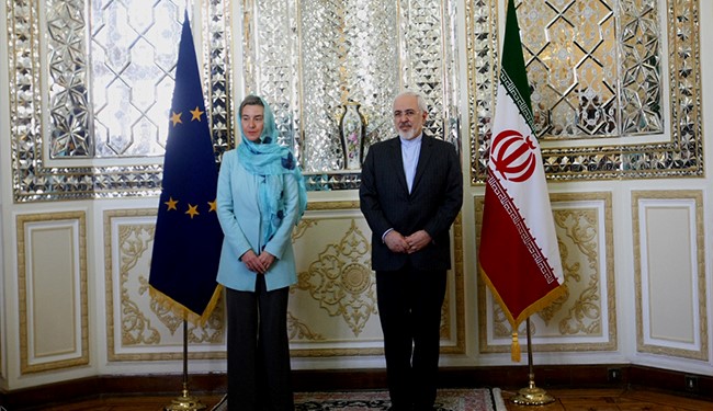 زعماء بريطانيا وألمانيا وفرنسا يتمسكون بالاتفاق النووي مع إيران