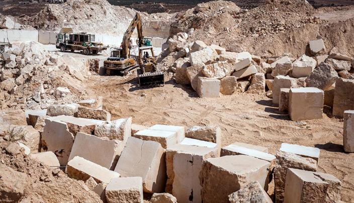 هيومن رايتس: الاحتلال يغلق عشرات المقالع بالضفة