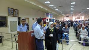 الاحتلال يمنع 63 مواطنًا من السفر خلال الأسبوع الماضي