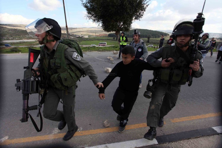 مركز: الاحتلال اعتقل 2000 طفل خلال انتفاضة القدس