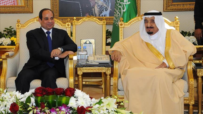 الملك السعودي يصل القاهرة في ثاني زيارة منذ توليه الحكم