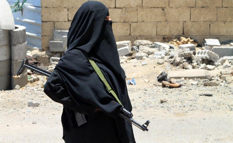 رامبو يمنية تقتل 5 دفاعًا عن زوجها