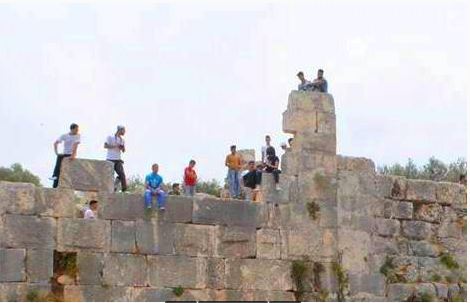 الاحتلال يدرج قلعة أثرية بسلفيت ضمن حدود مستوطنة بدوئيل