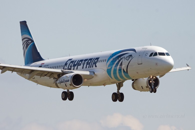 هيئة فرنسية: الطائرة المصرية المنكوبة أنذرت بوجود دخان قبيل تحطمها