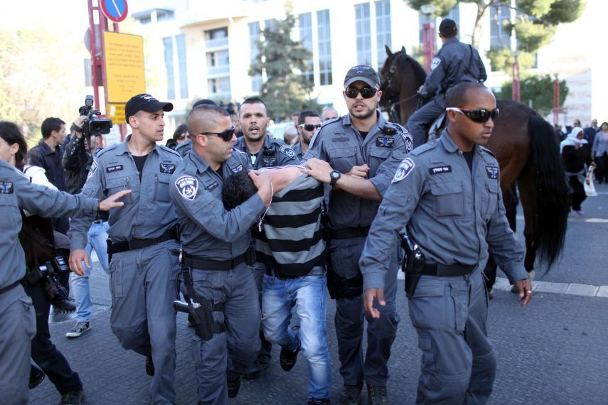 الاحتلال يعتقل 4 فلسطينيين من الضفة والقدس مساء اليوم