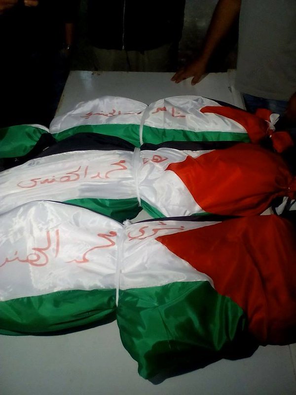 الآلاف بغزة يشيعون جثامين الأطفال الثلاثة من عائلة الهندي