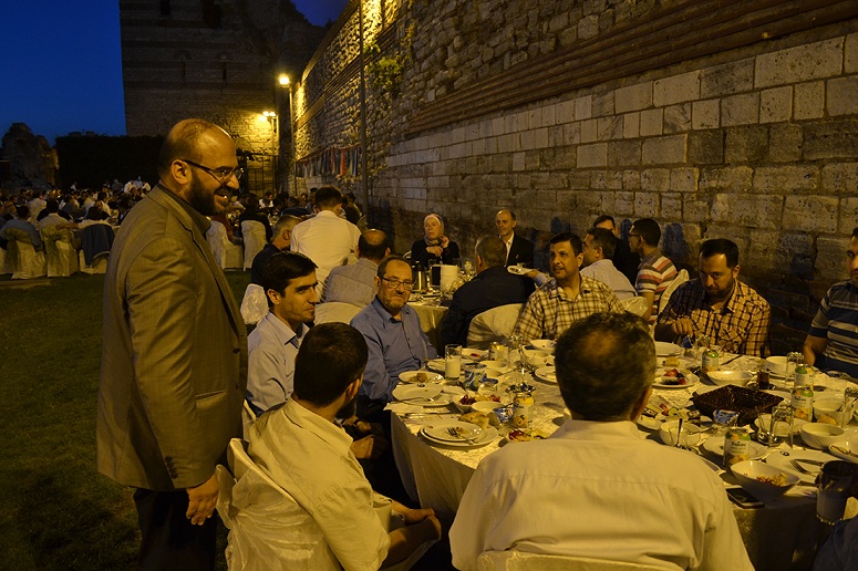 فيدار تقيم مأدبة إفطار بحضور مؤسسات تركية وفلسطينية وعربية
