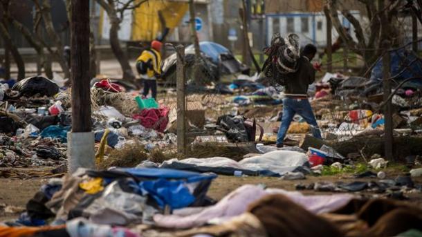 فرنسا تعتزم إقامة مخيم جديد للاجئين