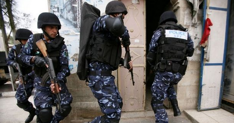 حماس: أمن السلطة يعتقل 4 مواطنين ويستدعي اثنين آخرين