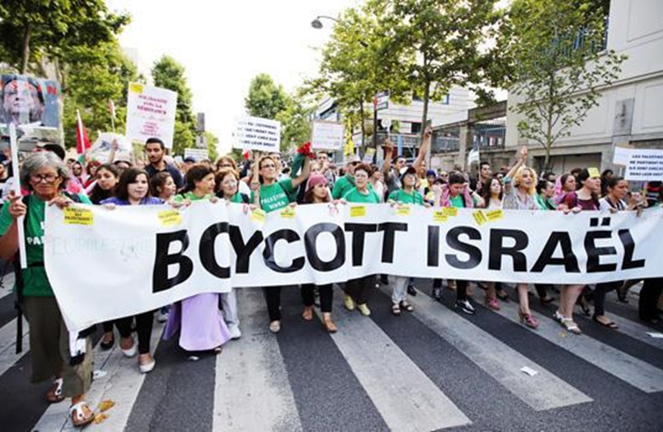 إسرائيل ترحل أوروبيين ينشطون في (BDS)