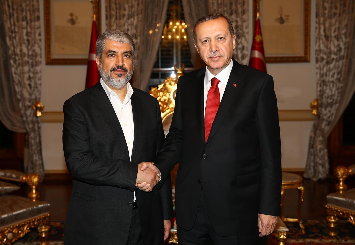 أردوغان ومشعل يبحثان احتواء الخلافات الفلسطينية بإسطنبول