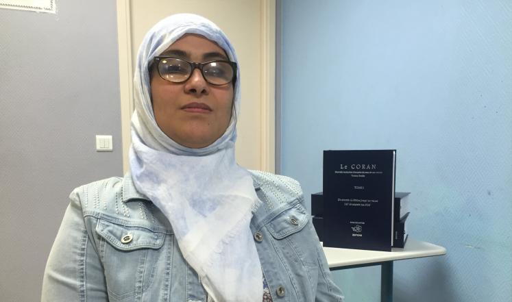 كفيفة تكتب ترجمة فرنسية لمعاني القرآن بطريقة بريل