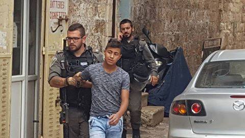 الاحتلال يصيب 15 فلسطينياً ويعتقل فتى بالقدس