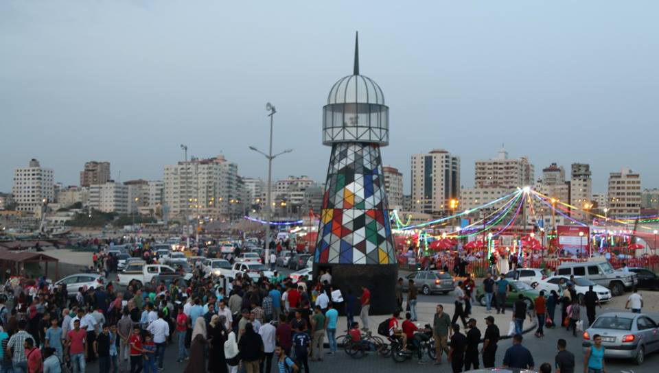 غزة تُدشن منارتها أملاً بميناءٍ قريب