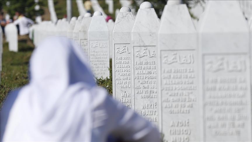 بوسنيّون يحيون ذكرى قتل الصرب 140 مسلمًا حرقًا بـفيشغراد