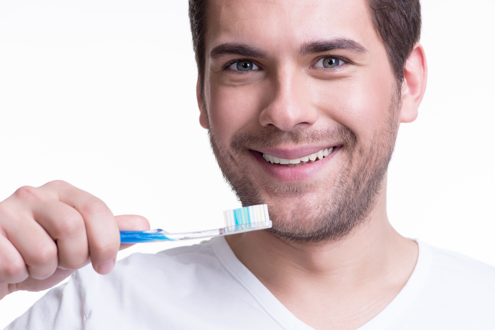 دراسة: تنظيف الأسنان مهم للوقاية من النوبات القلبية