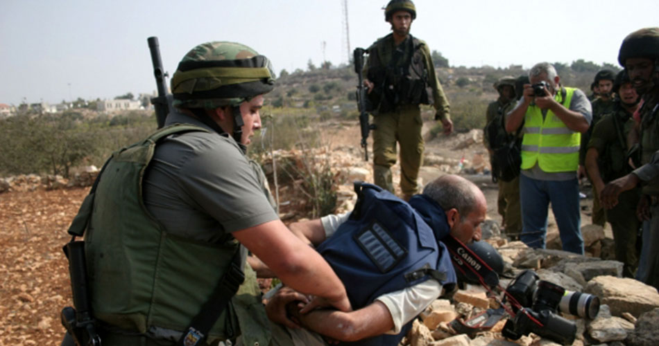 109 انتهاكات بحق الصحفيين الفلسطينيين في فبراير