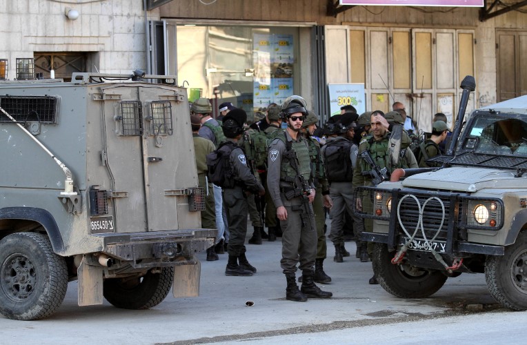 قوات الاحتلال يقتحم سلوان ودير جرير