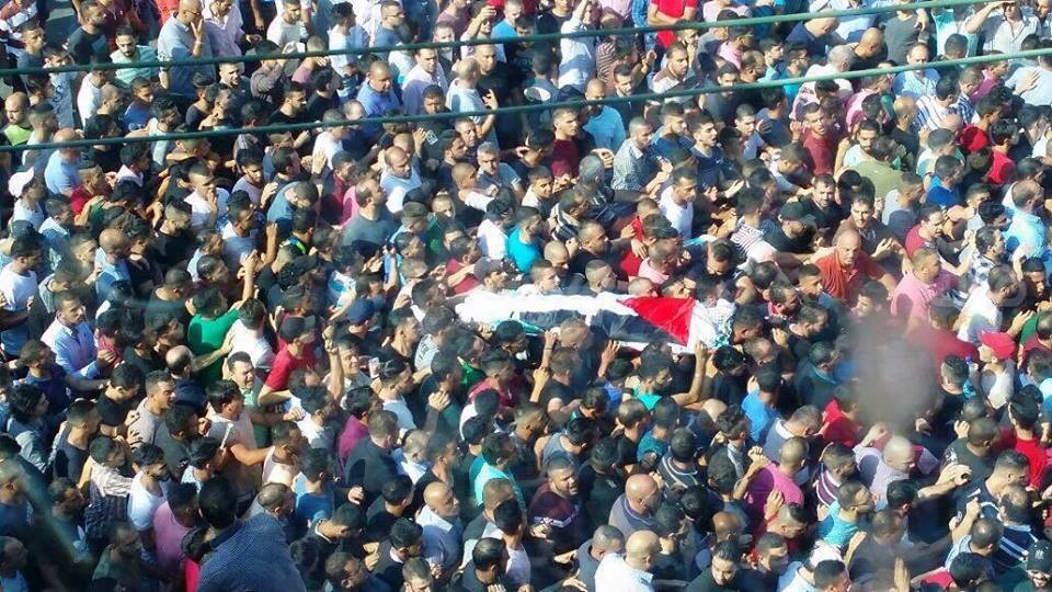 الآلاف يشيعون حلاوة وسط غضب شعبي بنابلس