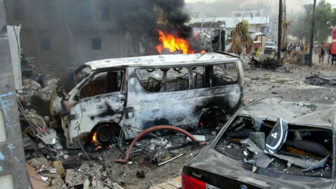 داعش يتبنى قتل 71 شخصاً في تفجير انتحاري بعدن