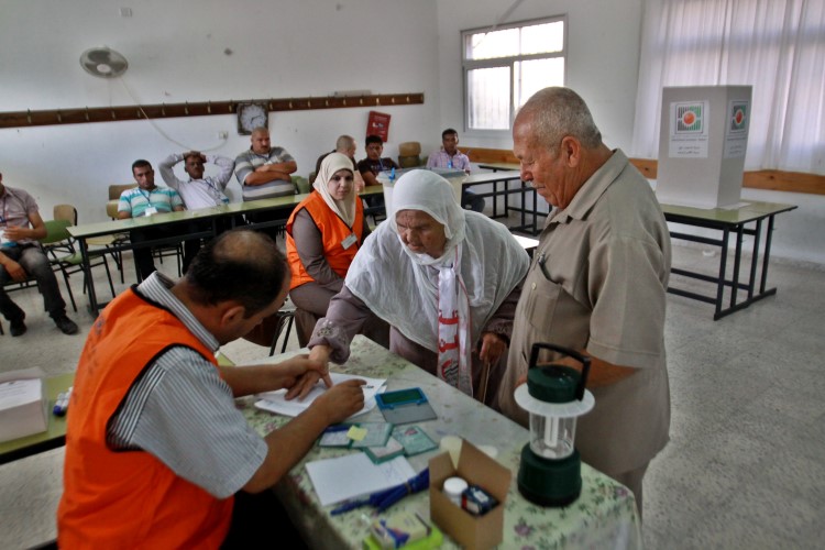 فتح واليسار يعلنان المشاركة في انتخابات نابلس بشخصيات مهنية