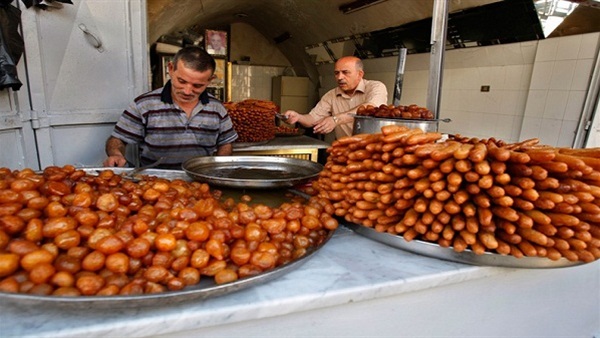 مدينة نابلس تحفل بعادات خاصة بالعيد.. تعرف عليها