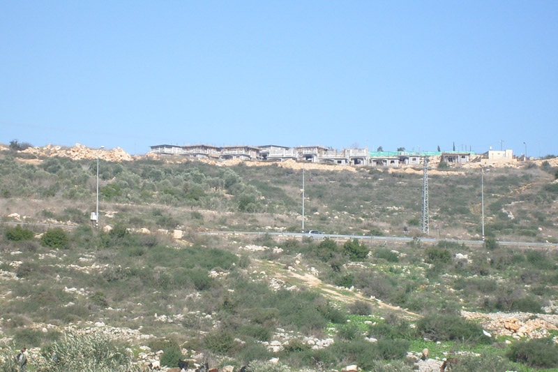 الاحتلال يستنفر في محيط مستوطنة براخاه جنوب نابلس