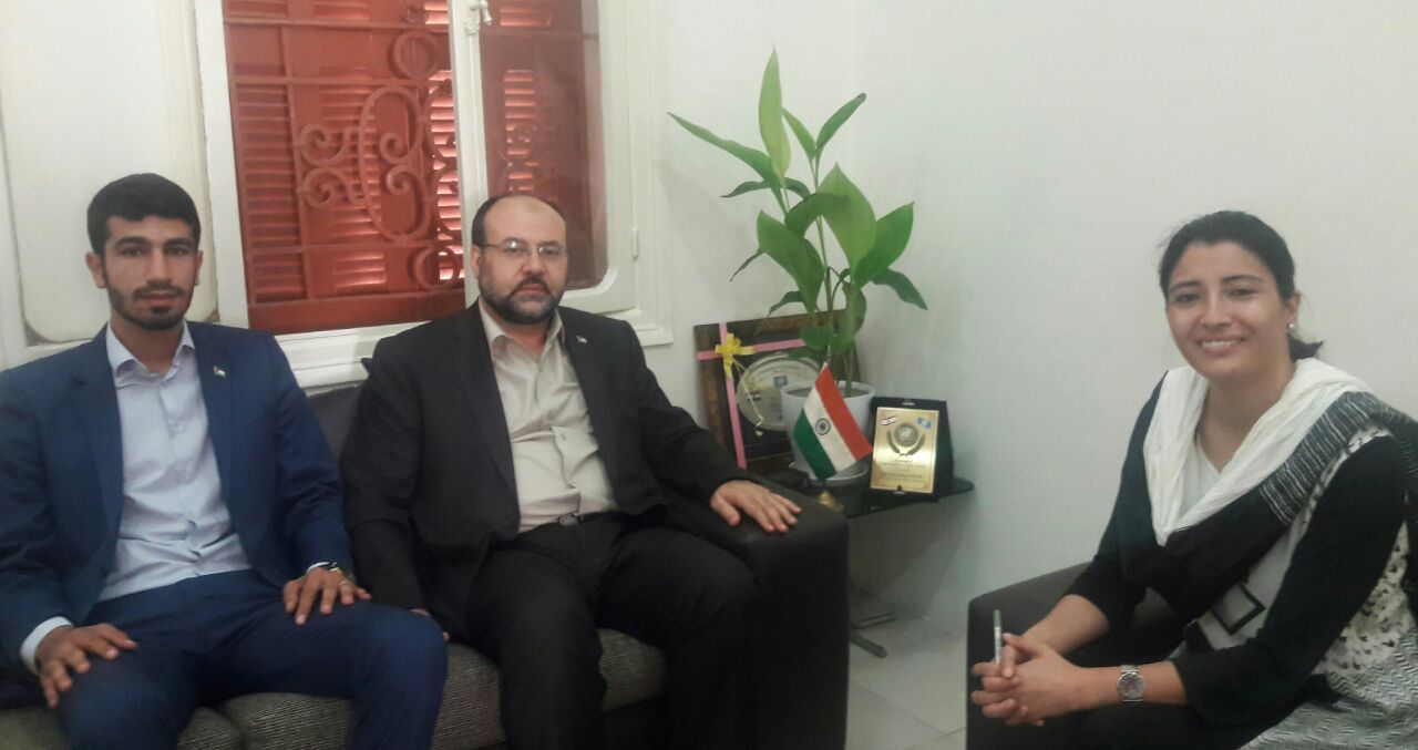 بركة يبحث مع دبلوماسية هندية دعم القضية الفلسطينية