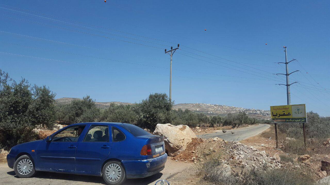 الاحتلال يغلق الطرق في محيط عقربا وأوصرين جنوب نابلس