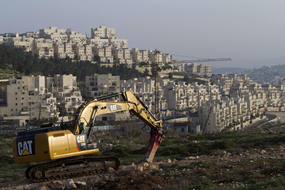 بلدية الاحتلال تطالب بهدم 14 منشأة سكنية شمال القدس