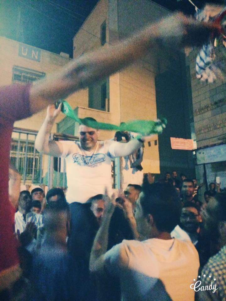 الإفراج عن الأسير عزمي بركات من مخيم العين بعد اعتقال 12 عامًا