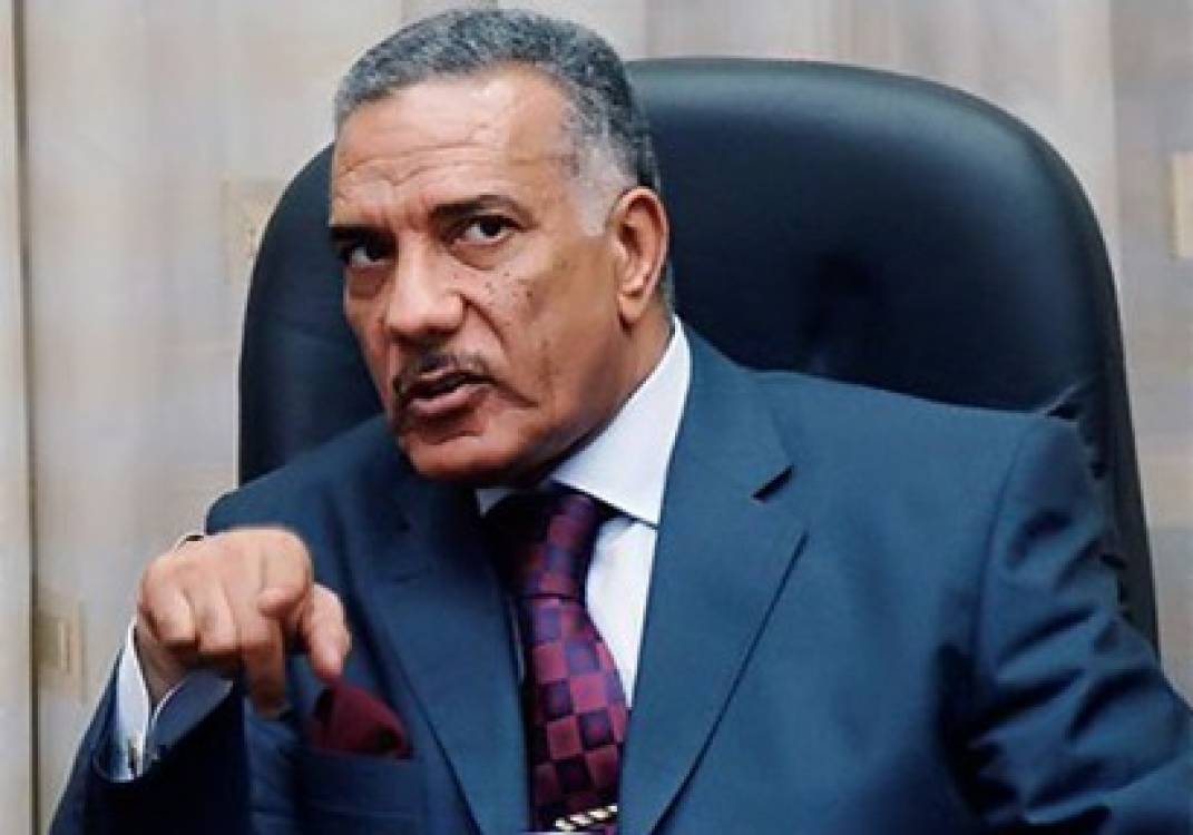 نجاة مسؤول قضائي مصري من تفجير سيارة مفخخة شرق القاهرة
