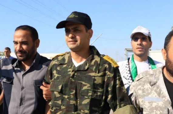 المحرر أبو منديل.. عهد التمسك بالبندقية حتى التحرير