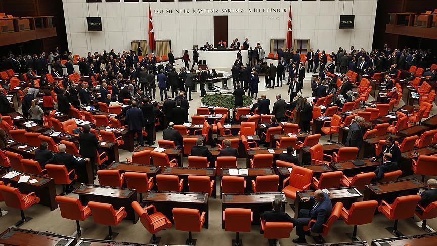 البرلمان التركي يوافق على نشر قوات مسلحة في قطر