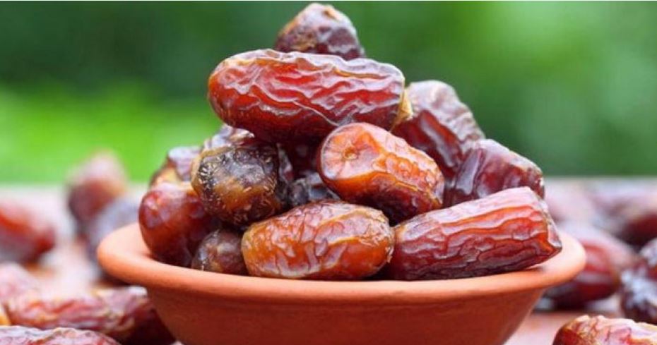 8 فوائد لتناول التمر في الشتاء