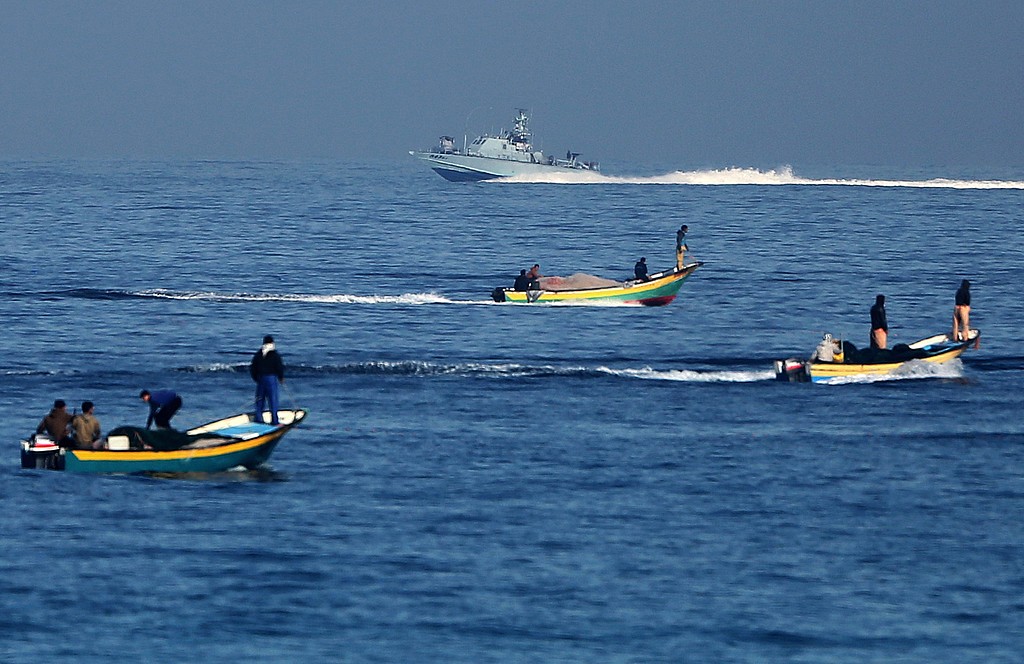 بحرية الاحتلال تعتقل 4 صيادين قبالة شواطئ غزة
