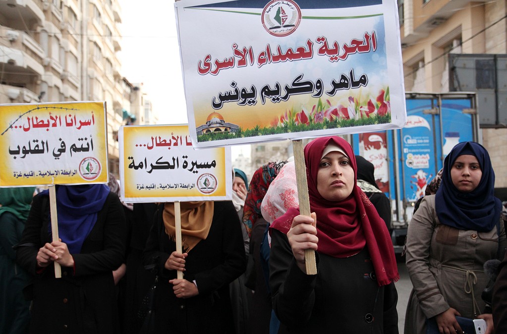 ثلاثة أسرى من النقب ونفحة يمثلون أمام محكمة صهيونية
