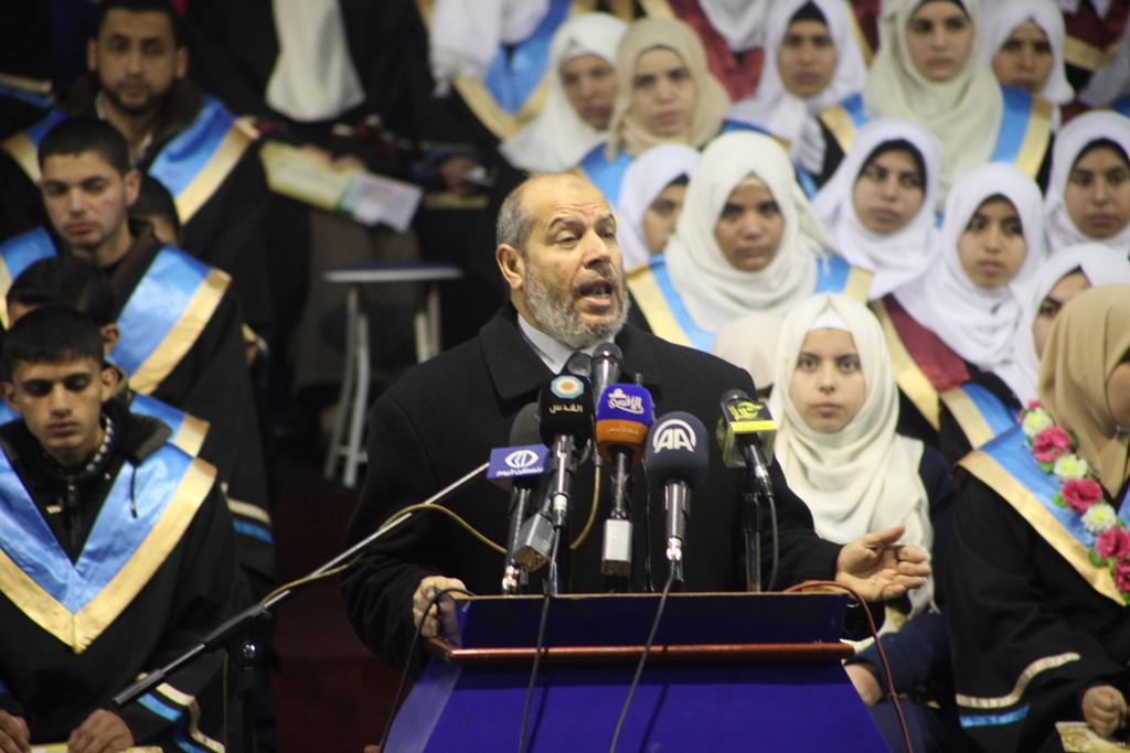 الحية يطالب الحكومة برفع العقوبات عن غزة