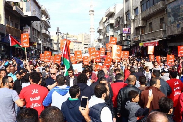 أردنيون يرفضون استيراد الغاز من الكيان الصهيوني