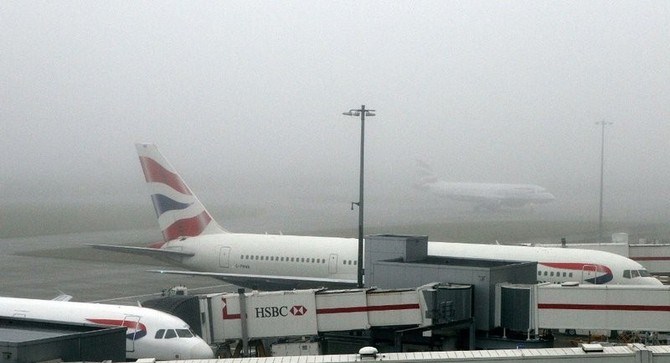 الضباب يؤدي إلى اضطراب رحلات الطيران في لندن