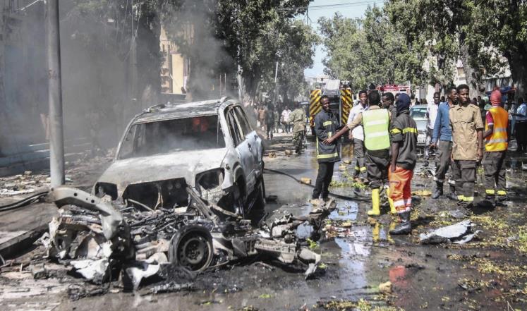 15 قتيلاً بتفجير وهجوم لحركة الشباب وسط الصومال