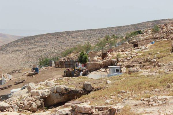 الاحتلال يشرع بهدم منشآت في خربة طانا شرق نابلس