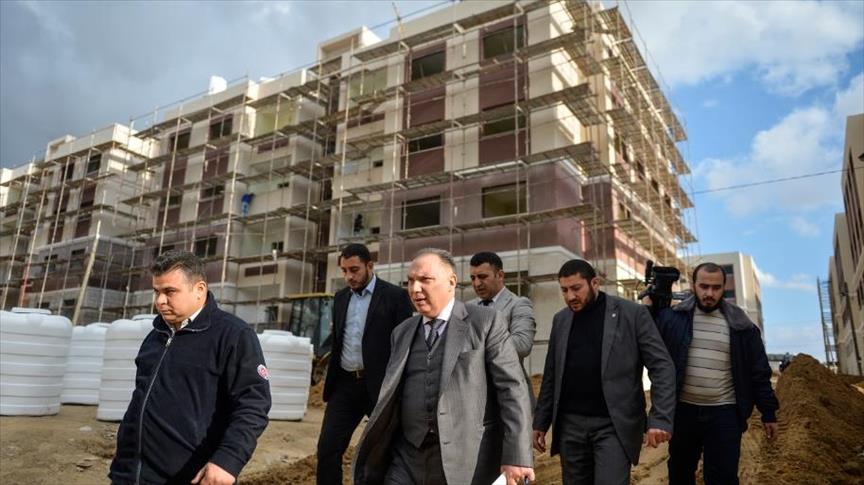 سفير تركيا يتفقد مشاريع تمولها بلاده في غزة